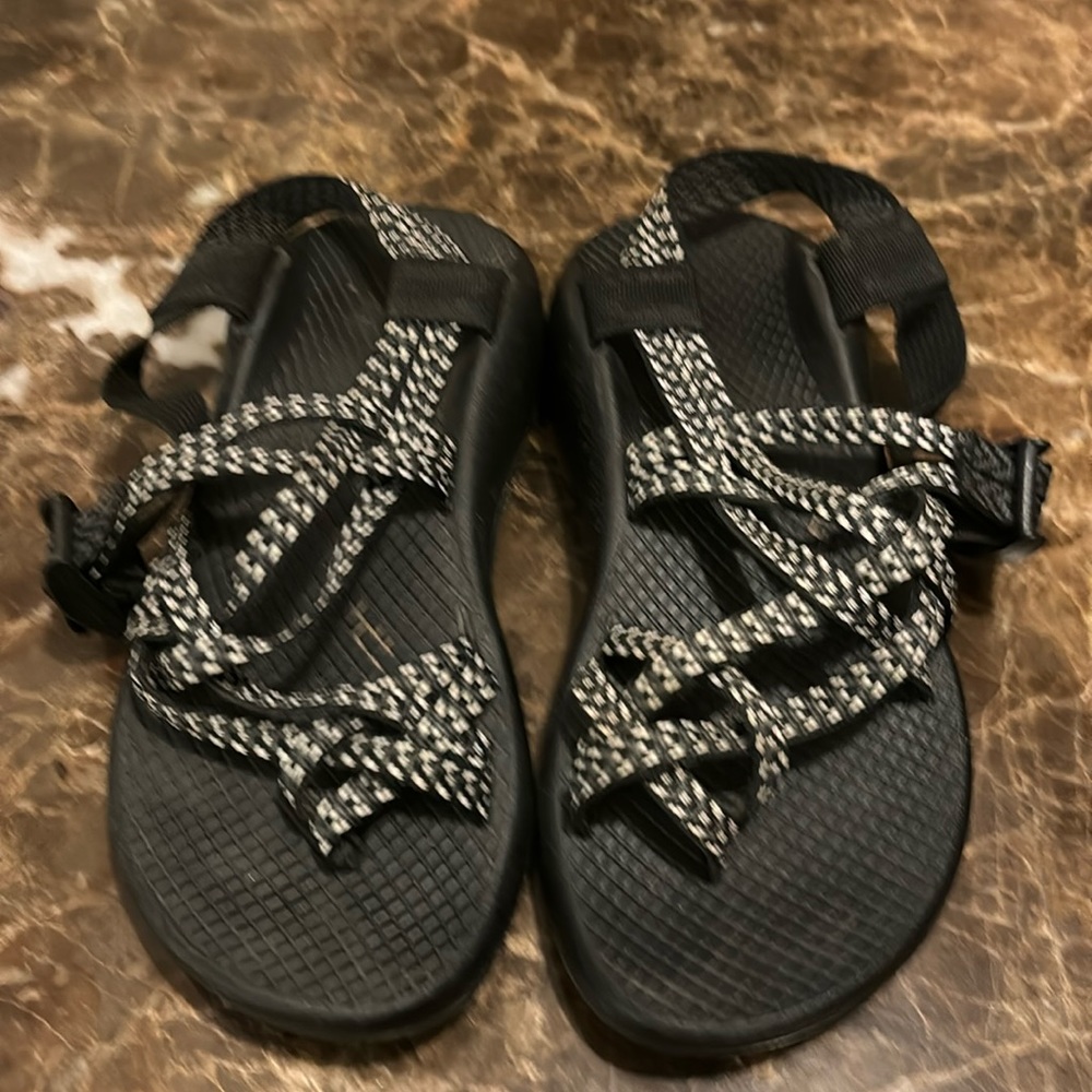Chacos. Kids Size 5W. Black/White